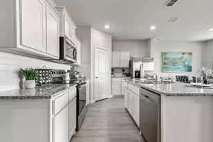 641 Harvey St, Grandview, TX 76050 - Photo 5