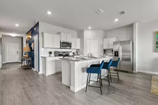 641 Harvey St, Grandview, TX 76050 - Photo 3