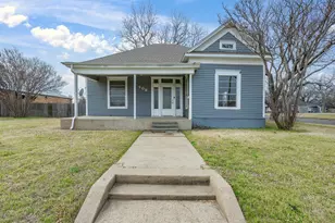 409 NW Main St, Ennis, TX 75119 - Photo 1