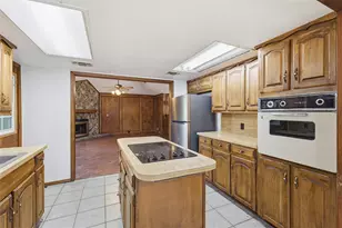 100 Hyline Dr, Keene, TX 76031 - Photo 9