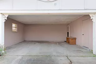 410 S Bois Darc St, Blossom, TX 75416 - Photo 13