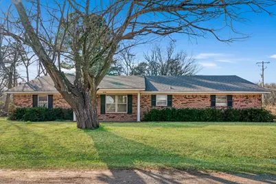 410 S Bois Darc Street, Blossom, TX 75416 - Photo 1
