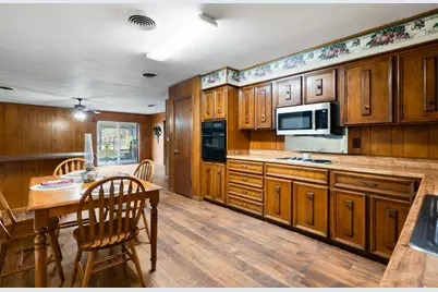 410 S Bois Darc Street, Blossom, TX 75416 - Photo 3