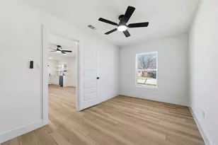 1410 Tanglewood Ln, Garland, TX 75042 - Photo 11