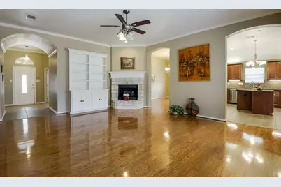 5201 La Bandera Trail, Benbrook, TX 76126 - Photo 5