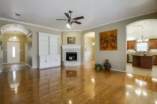 5201 La Bandera Tr, Benbrook, TX 76126 - Photo 5