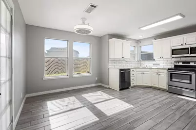 313 Palm Street, Crowley, TX 76036 - Photo 3