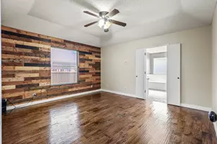 313 Palm St, Crowley, TX 76036 - Photo 9