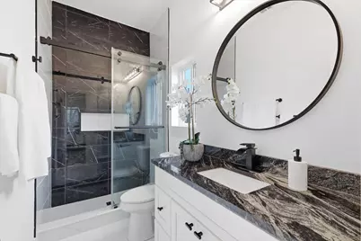 901 Elsbeth Street, Dallas, TX 75208 - Photo 21