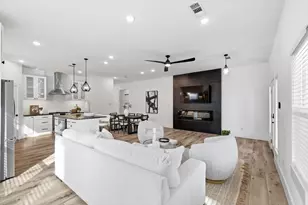 901 Elsbeth St, Dallas, TX 75208 - Photo 7