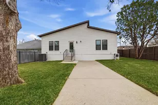 901 Elsbeth St, Dallas, TX 75208 - Photo 37