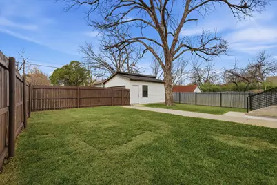 901 Elsbeth Street, Dallas, TX 75208 - Photo 39
