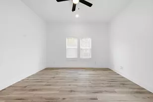 901 Elsbeth St, Dallas, TX 75208 - Photo 31