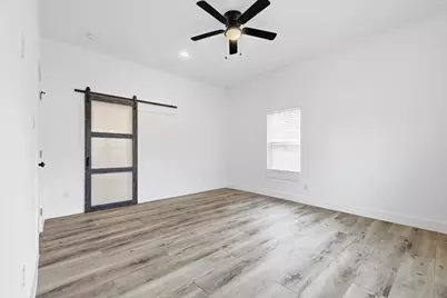 901 Elsbeth Street, Dallas, TX 75208 - Photo 27