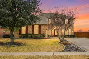 508 Lakeview Cir, Burleson, TX 76028 - Photo 1