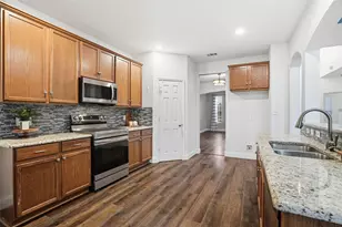 508 Lakeview Cir, Burleson, TX 76028 - Photo 9