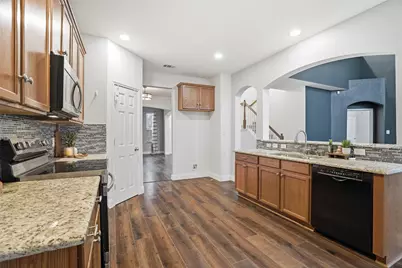 508 Lakeview Circle, Burleson, TX 76028 - Photo 7