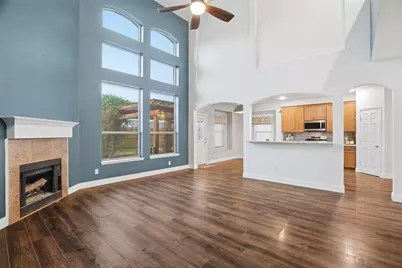 508 Lakeview Circle, Burleson, TX 76028 - Photo 11