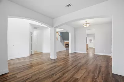 508 Lakeview Circle, Burleson, TX 76028 - Photo 7