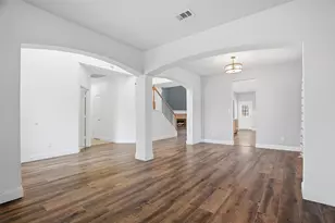 508 Lakeview Cir, Burleson, TX 76028 - Photo 7