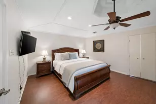 9727 Amberley Dr, Dallas, TX 75243 - Photo 9