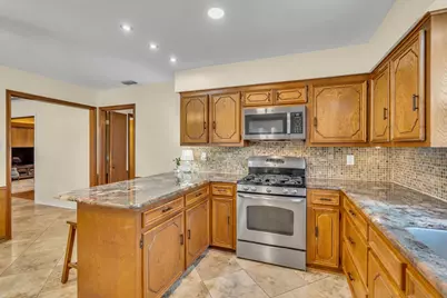 2521 Canterbury Court, Carrollton, TX 75006 - Photo 15
