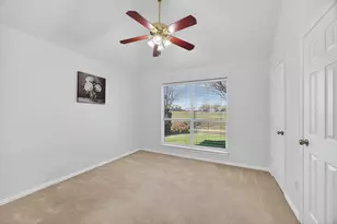 105 Canterbury Dr, Saginaw, TX 76179 - Photo 31