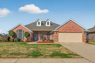 105 Canterbury Dr, Saginaw, TX 76179 - Photo 1