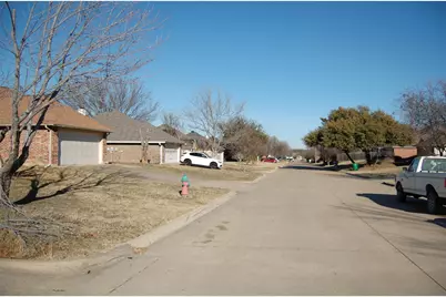 5608 Fairway Circle, Haltom City, TX 76117 - Photo 5