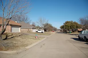5608 Fairway Cir, Haltom City, TX 76117 - Photo 5