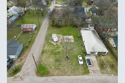 1101 N Border Street, Cleburne, TX 76031 - Photo 3