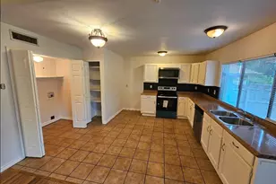 6417 Casa Vista Dr, Garland, TX 75043 - Photo 5