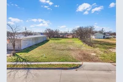 4320 Glenview Drive, Haltom City, TX 76117 - Photo 7
