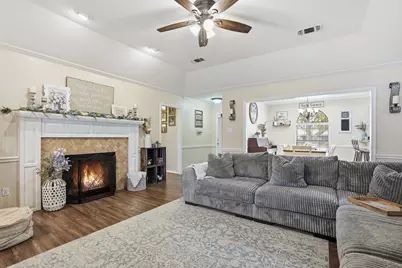 1602 Hyde Park Boulevard, Cleburne, TX 76033 - Photo 5