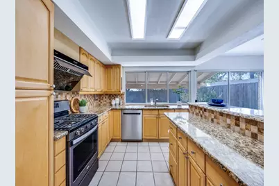 1822 Woodbury, Carrollton, TX 75007 - Photo 13