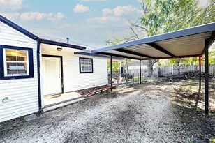 307 Rock St, Bowie, TX 76230 - Photo 31