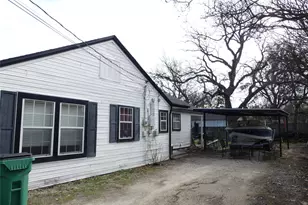 307 Rock St, Bowie, TX 76230 - Photo 5