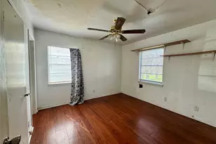 3215 S Llewellyn Ave, Dallas, TX 75224 - Photo 9