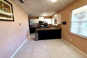 1410 Bowie St, Garland, TX 75042 - Photo 9