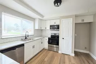 1302 La Salle Dr, Sherman, TX 75090 - Photo 1