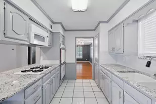 2915 Touraine Dr, Dallas, TX 75211 - Photo 13