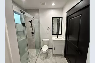 300 Avenue B, Ennis, TX 75119 - Photo 11