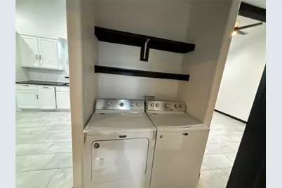 300 Avenue B, Ennis, TX 75119 - Photo 15