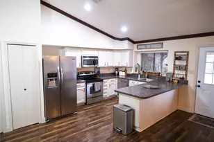 8209 Kensington Dr, Rowlett, TX 75088 - Photo 11