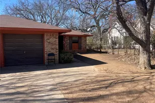 814 Plum St, Graham, TX 76450 - Photo 3