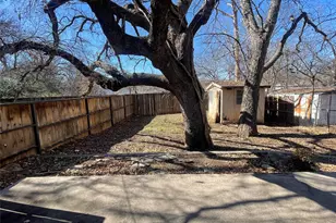 814 Plum St, Graham, TX 76450 - Photo 17