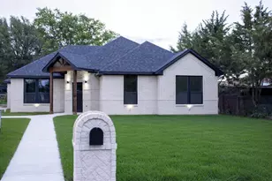 2212 Lakeshore Ln, Glenn Heights, TX 75154 - Photo 5