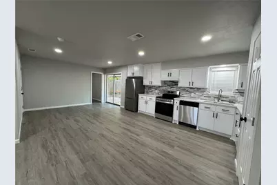 629 E Mission Street, Crowley, TX 76036 - Photo 5