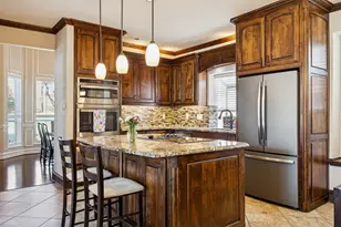 18016 Benchmark Dr, Dallas, TX 75252 - Photo 9