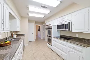 361 Oakview Dr, Lewisville, TX 75077 - Photo 11